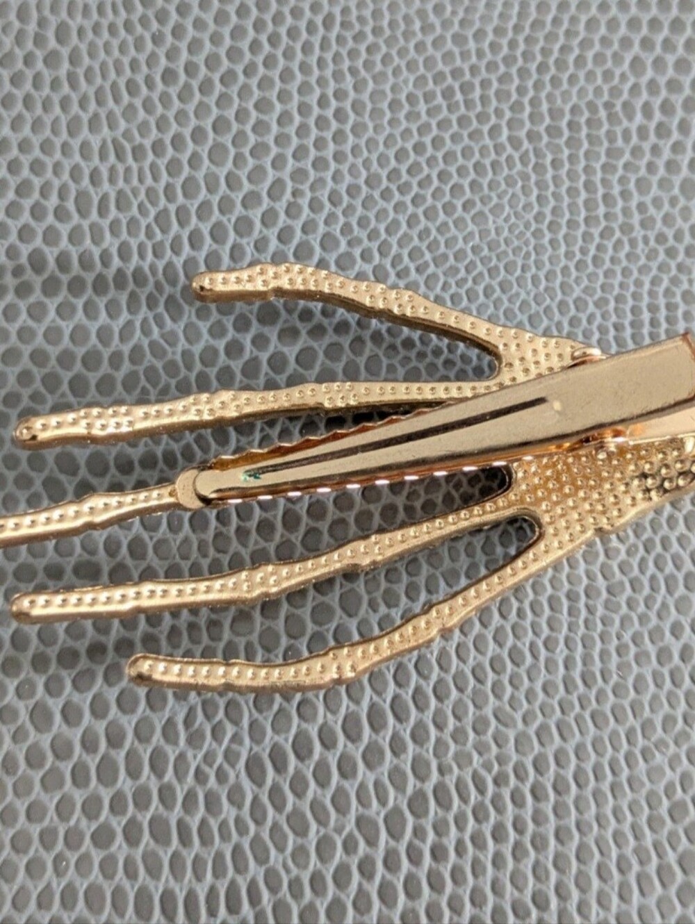 New Rhinestone Skeleton Hand Hair Clip - Picture 5 of 5